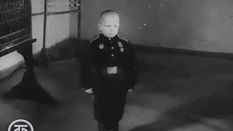 Мальчишки - мальчишки -- Маленький солдат Сережа Алешков (Алешкин) - 1976