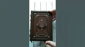 Кожаный ежедневник "Старинная книга"